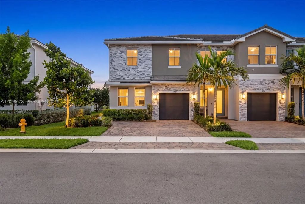 198 Sw 170th Avenue, Pembroke Pines
