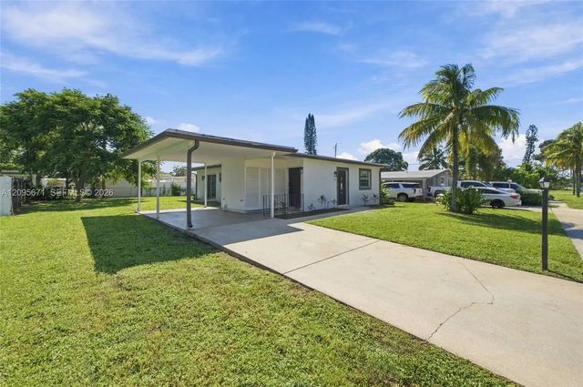 2 of 35 - 1944 Baythorne Road, West Palm Beach, FL