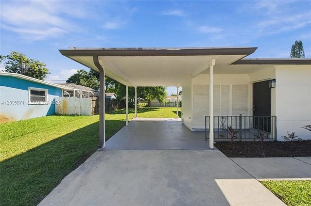 3 of 35 - 1944 Baythorne Road, West Palm Beach, FL