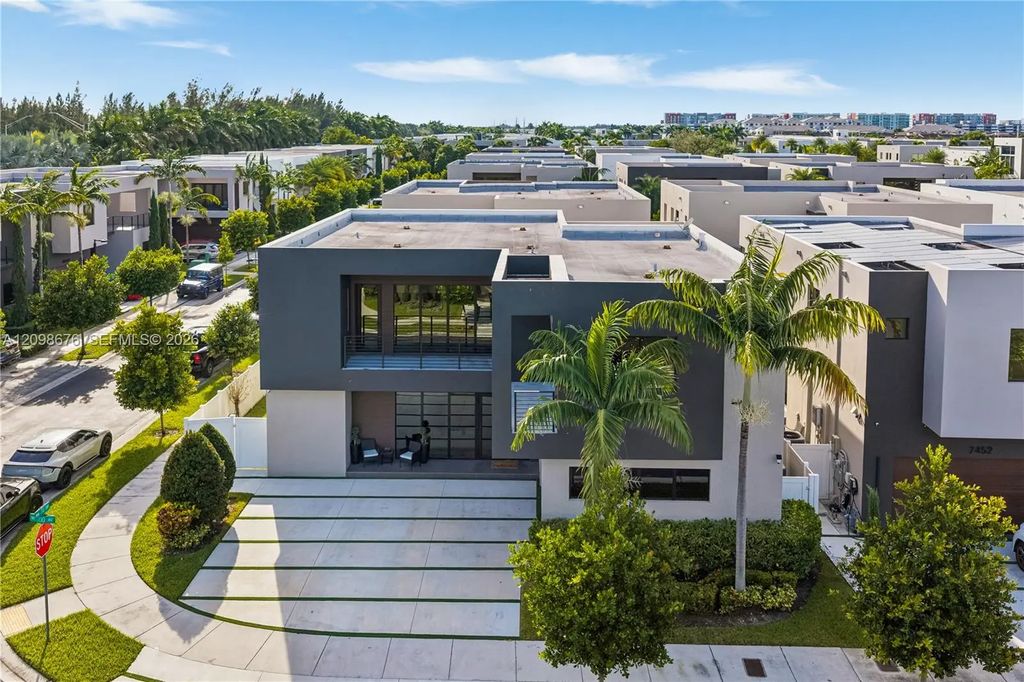 7442 Nw 100th Avenue, Doral