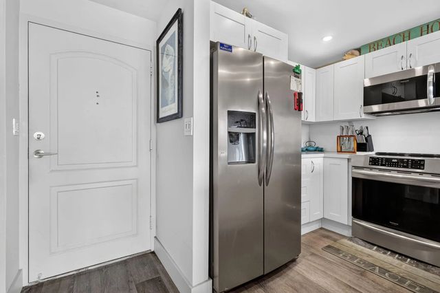 5 of 43 - 3625 N Country Club Drive #1807, Aventura, FL