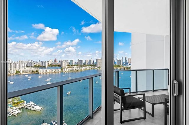 17111 Biscayne Boulevard #2103, North Miami Beach