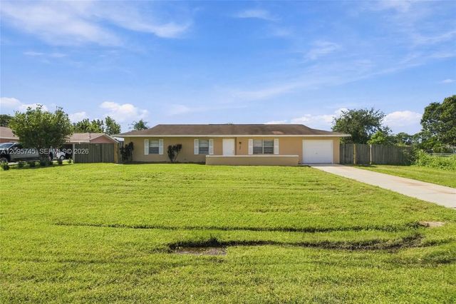 392 Nw Ferris Drive, Port St. Lucie