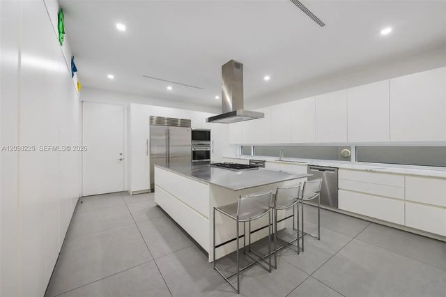 2 of 23 - 1828 Espanola Drive, Miami, FL