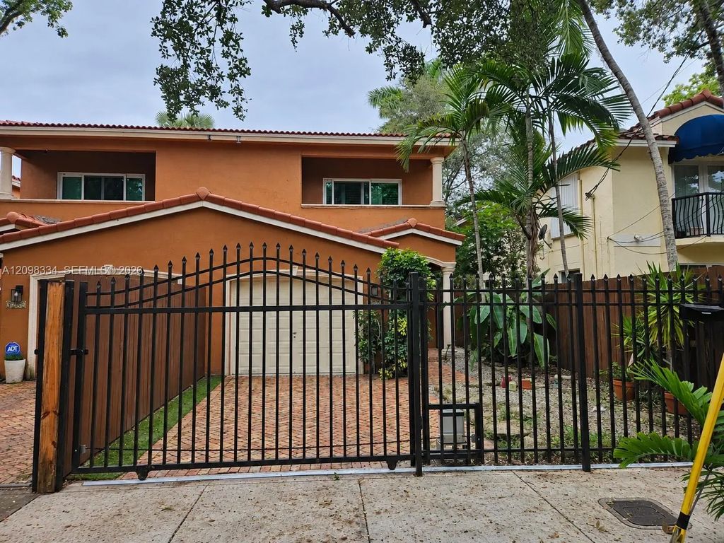 3280 Gifford Lane #3280, Miami