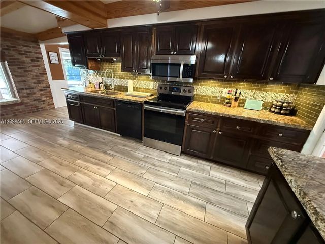 5 of 17 - 11845 Sw 97th Avenue, Miami, FL