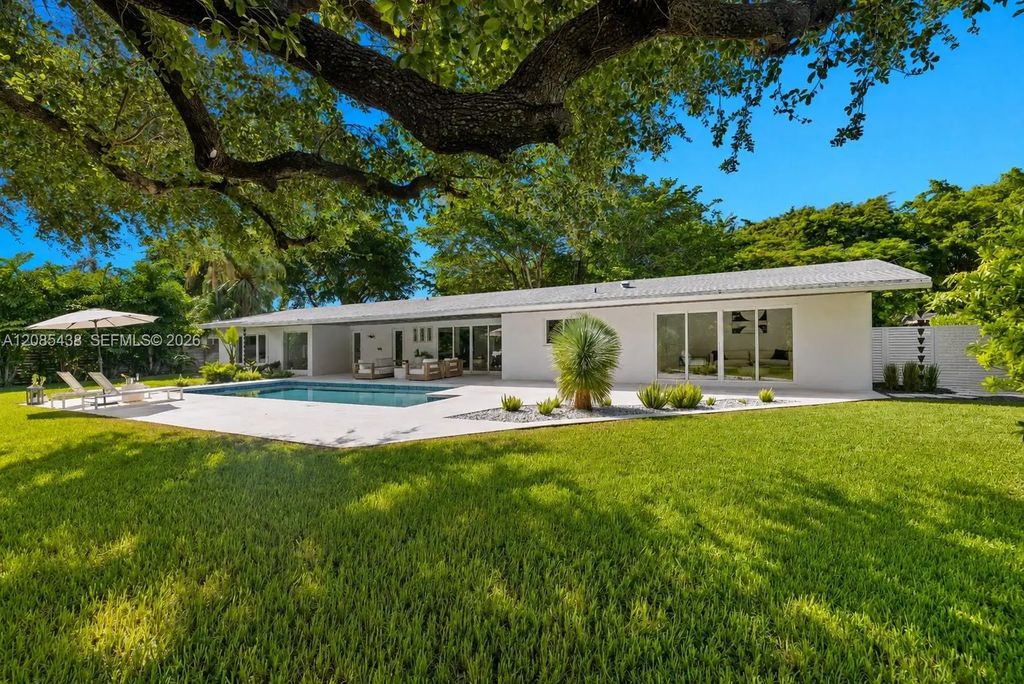 7421 Sw 131st Street, Pinecrest