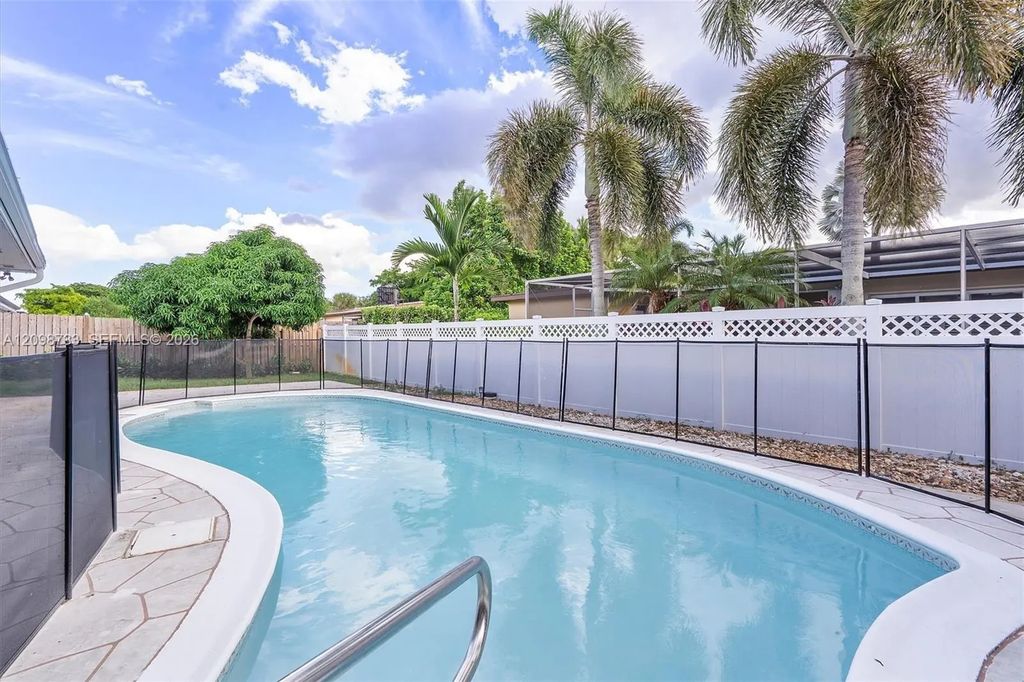 11240 Sheridan Street #11240, Pembroke Pines
