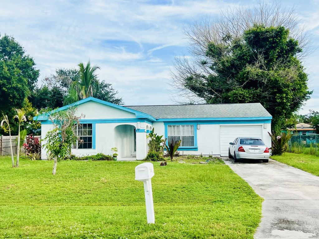 1475 Se Grapeland Avenue, Port St. Lucie