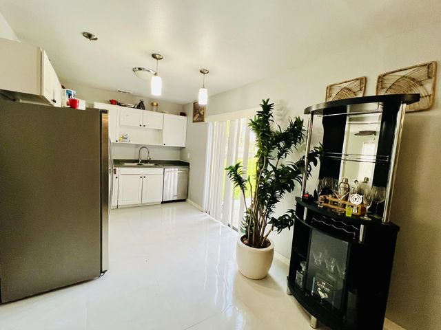4 of 10 - 1475 Se Grapeland Avenue, Port St. Lucie, FL