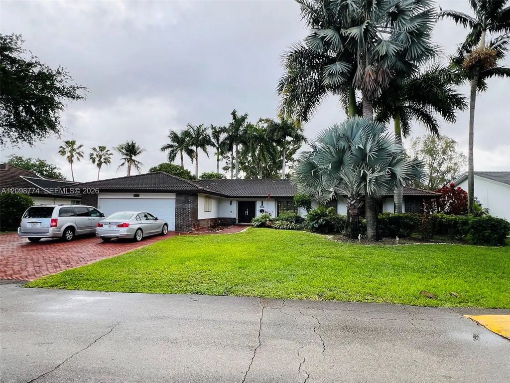 19265 E Saint Andrews Drive, Hialeah