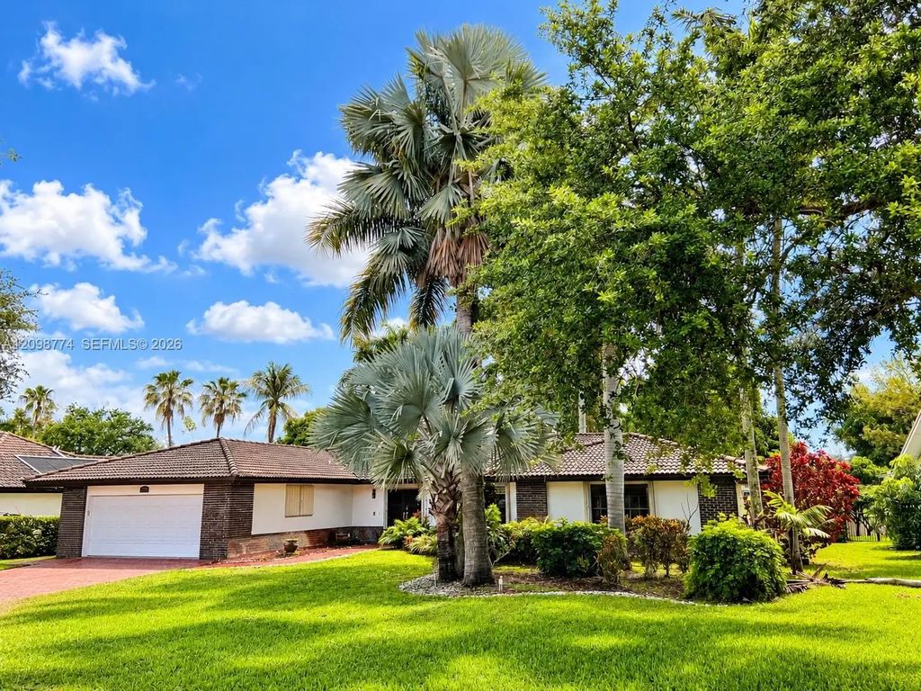19265 E Saint Andrews Drive, Hialeah