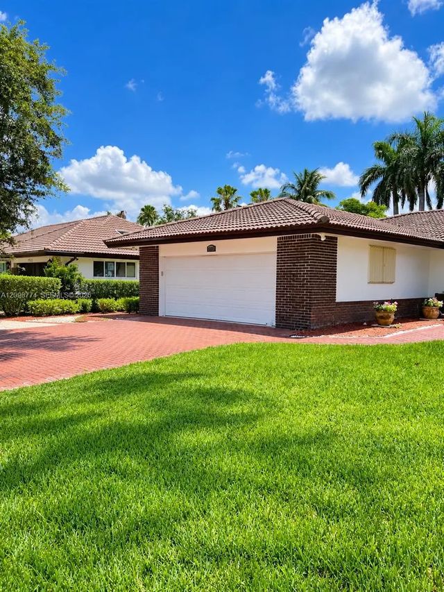 5 of 49 - 19265 E Saint Andrews Drive, Hialeah, FL
