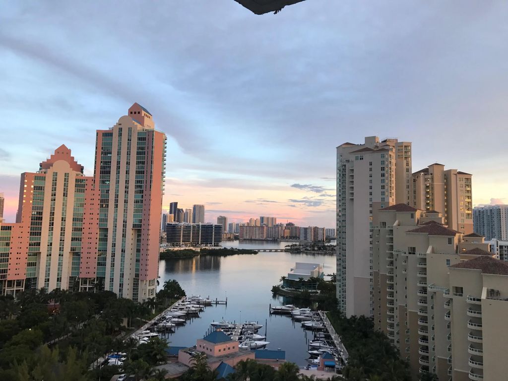 3300 Ne 191st Street #lp13, Aventura