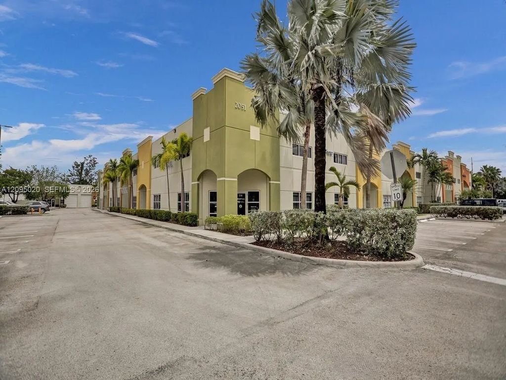 2051 Nw 112th Avenue #109, Sweetwater