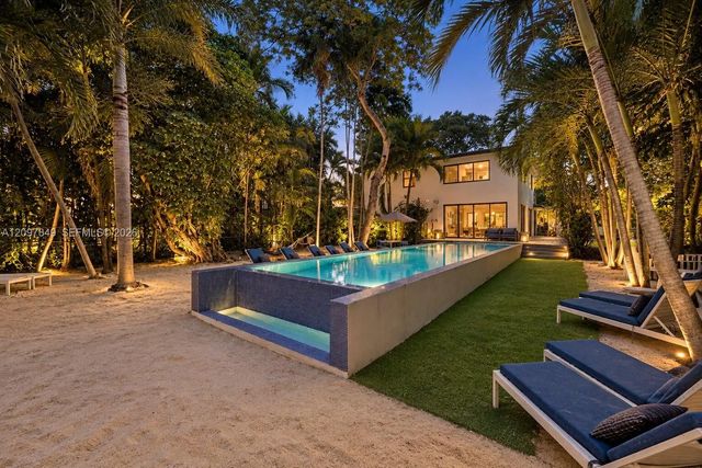 1210 Ne 89th Street, Miami