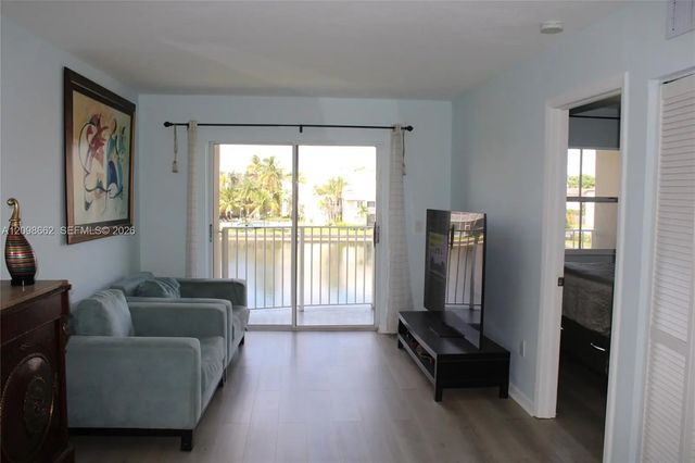 5 of 25 - 8260 Sw 210th Street #216, Cutler Bay, FL