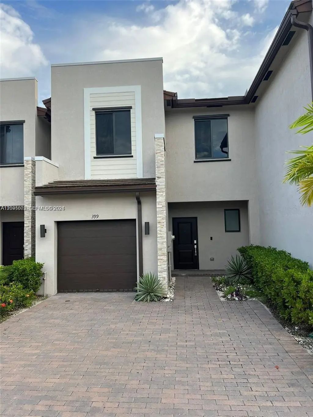 399 Ne 211th Terrace, Miami