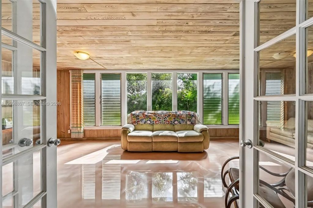 3039 Sunrise Boulevard, Fort Pierce