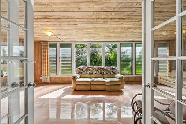 3039 Sunrise Boulevard, Fort Pierce
