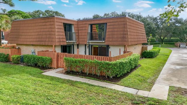 108 Heritage Way, West Palm Beach