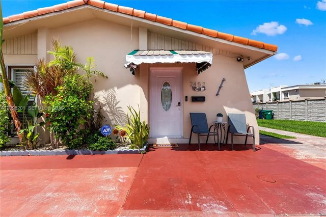 5 of 52 - 2450 Sw 90th Avenue, Miami, FL