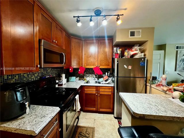 3 of 16 - 425 Nw 210th Street #102, Miami Gardens, FL