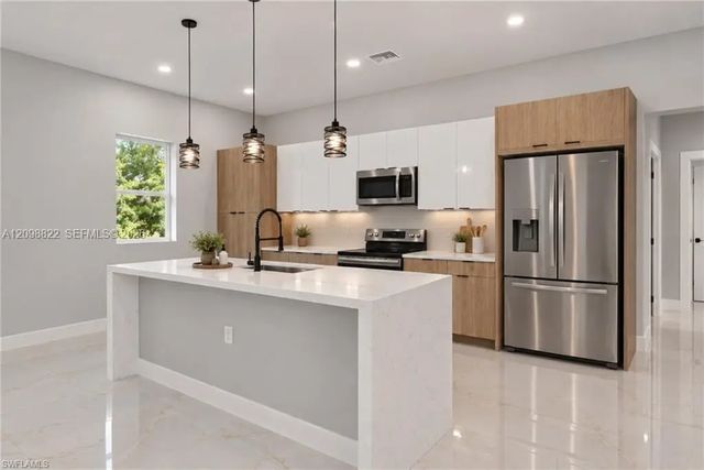 2 of 31 - 525 Genesee Avenue S, Lehigh Acres, FL