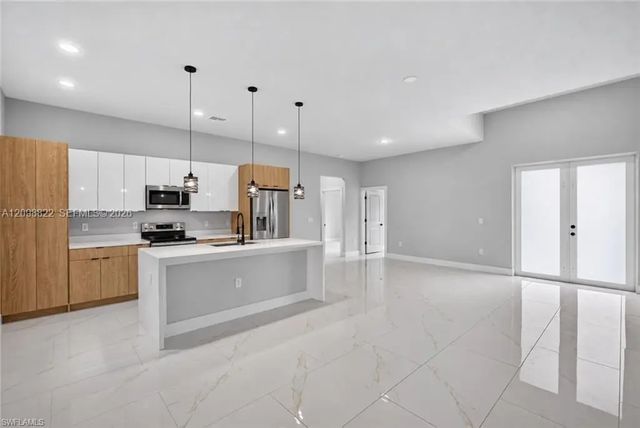 3 of 31 - 525 Genesee Avenue S, Lehigh Acres, FL