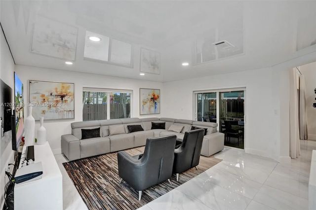 4 of 43 - 11366 Nw 52nd Street, Doral, FL