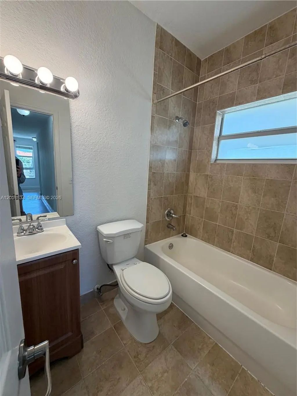 11 Antilla Avenue #b, Coral Gables