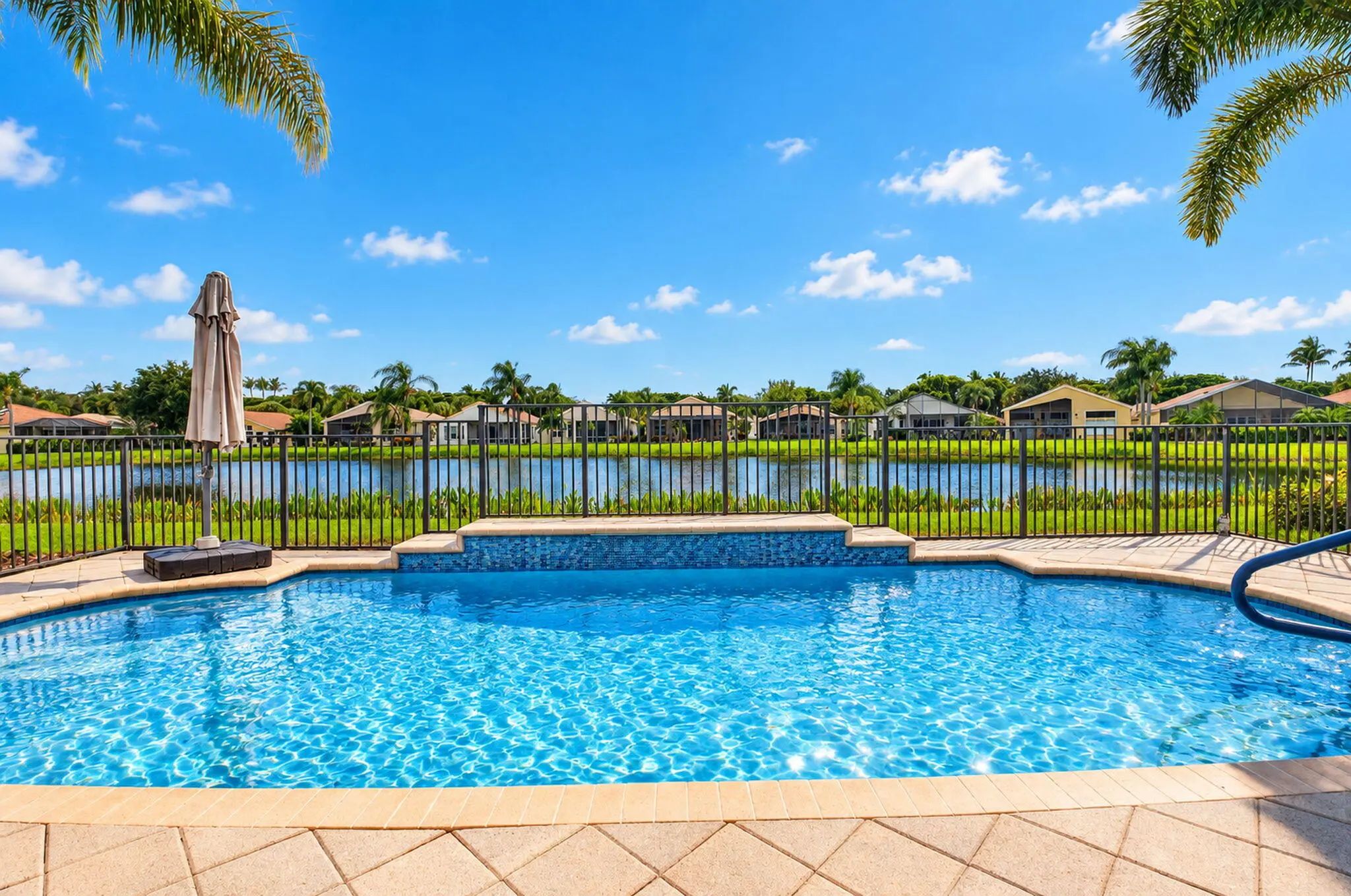 VALENCIA POINTE 1 Residential home - 7403 Twin Falls Drive, Boynton Beach