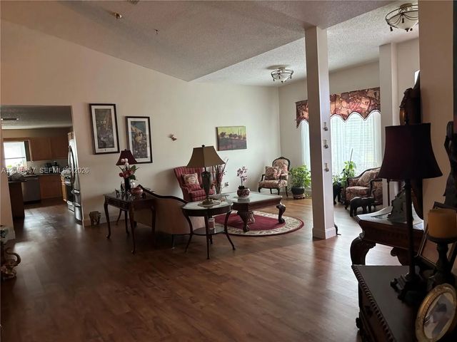 5 of 9 - 2267 Sw Haycraft Circle, Port St. Lucie, FL