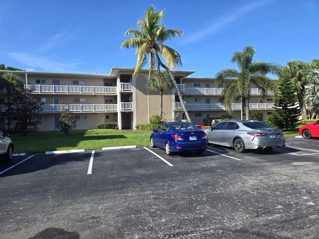 2682 Garden Drive S #304, Lake Worth