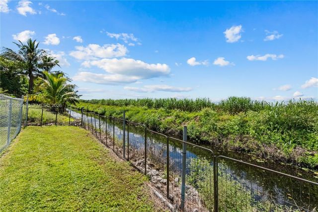 3 of 21 - 230 Sw 12th Avenue, South Bay, FL