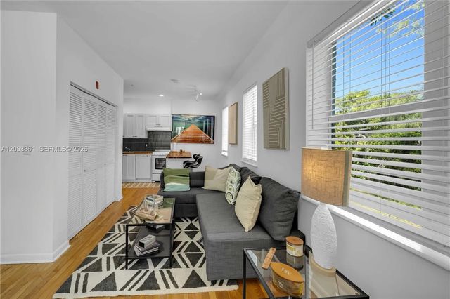 5 of 18 - 1521 Lenox Avenue #209, Miami Beach, FL
