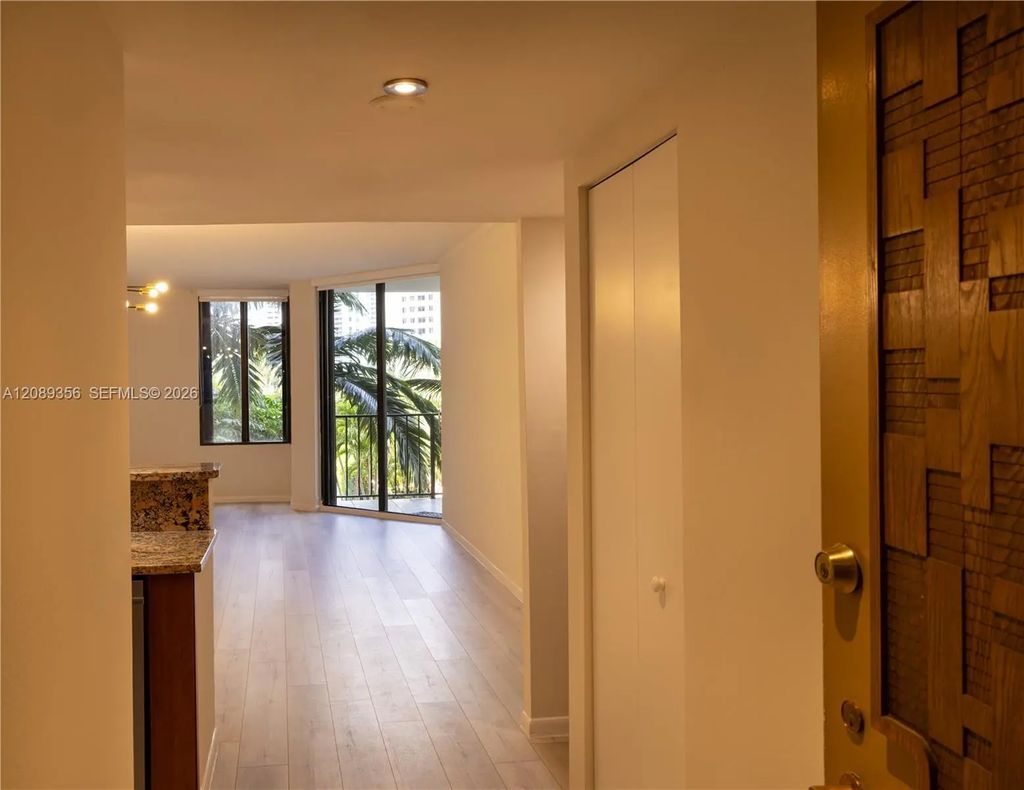 520 Brickell Key Drive #a512, Miami