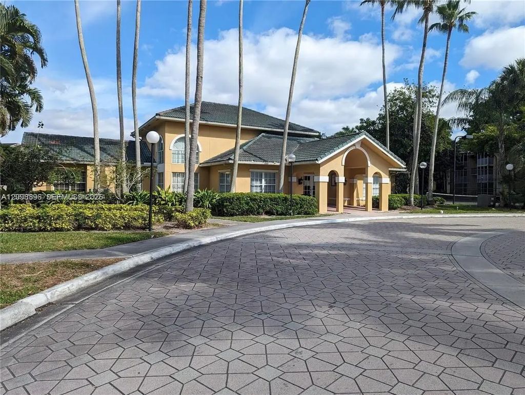 4055 W Mcnab Road #h112, Pompano Beach