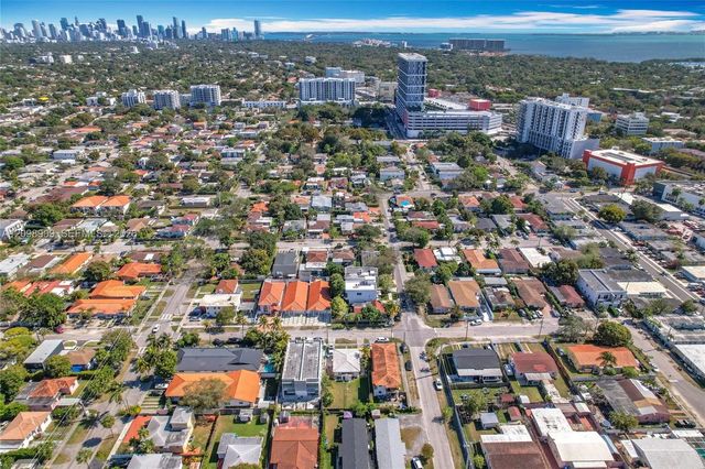 5 of 26 - 3069 Sw 27th Terrace, Miami, FL