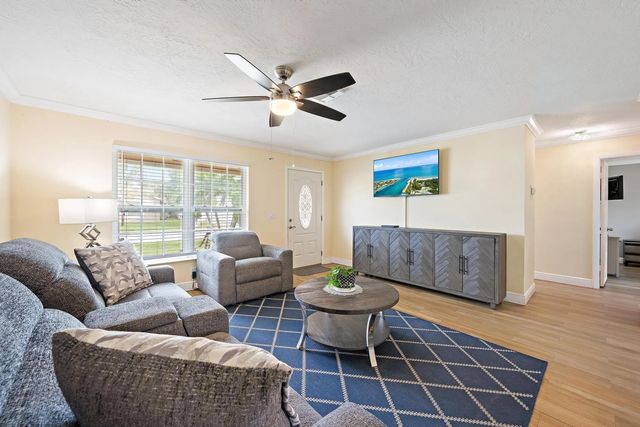 2 of 16 - 171 Banyan Circle, Jupiter, FL