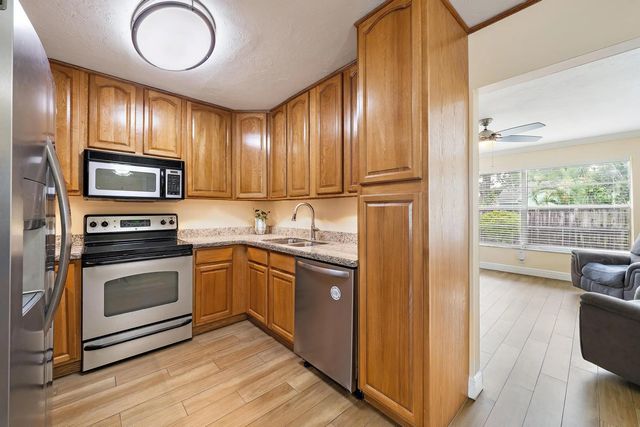 4 of 16 - 171 Banyan Circle, Jupiter, FL