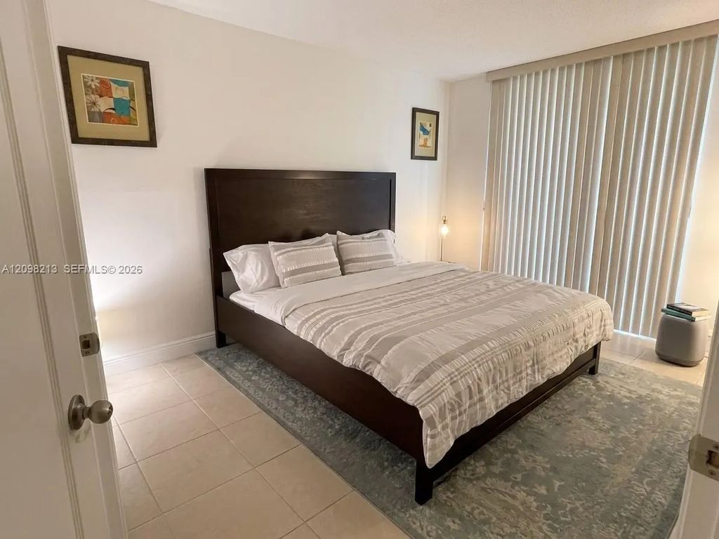 8065 Sw 107th Avenue #115, Miami