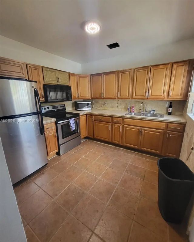 5 of 6 - 6700 Sw 30th Street, Miami, FL