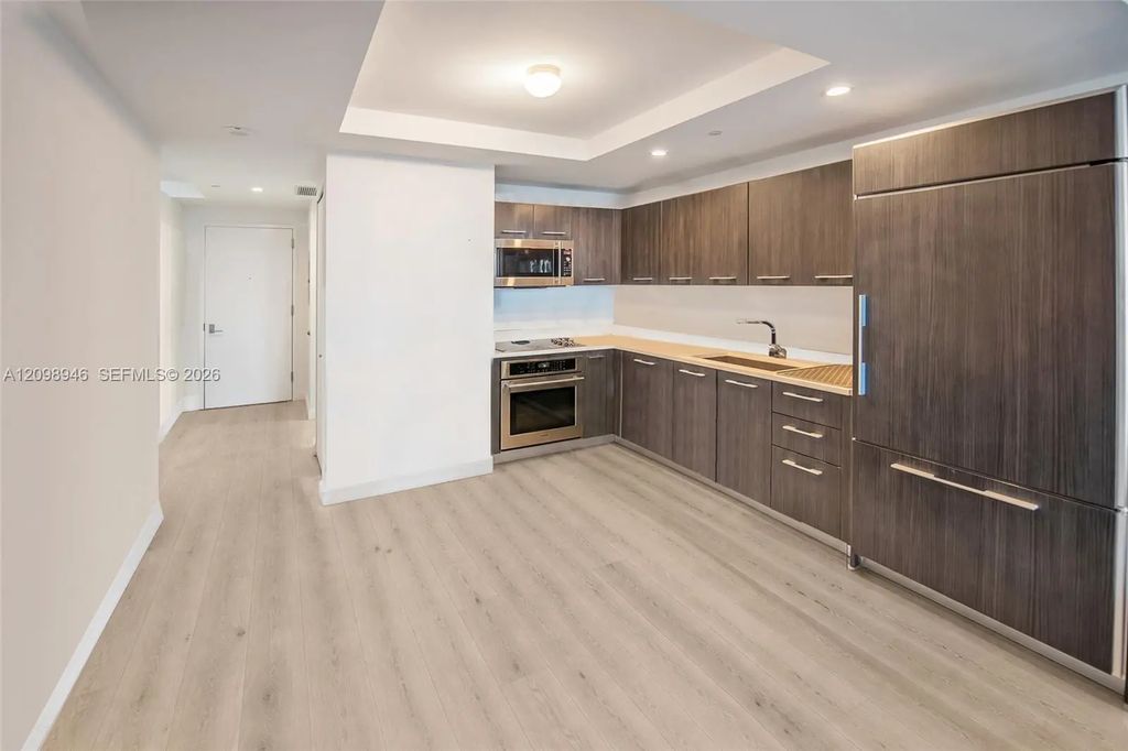 45 Sw 9th Street #1604, Miami