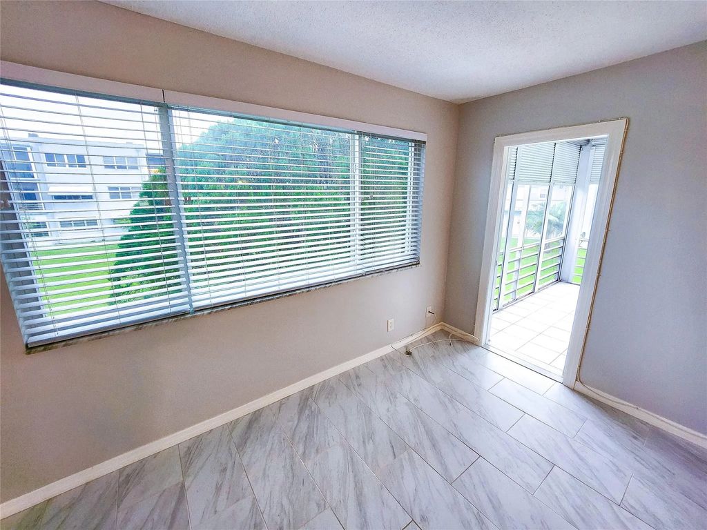 2300 Park Lane #216, Hollywood