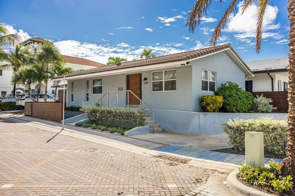 328 Missouri Street, Hollywood