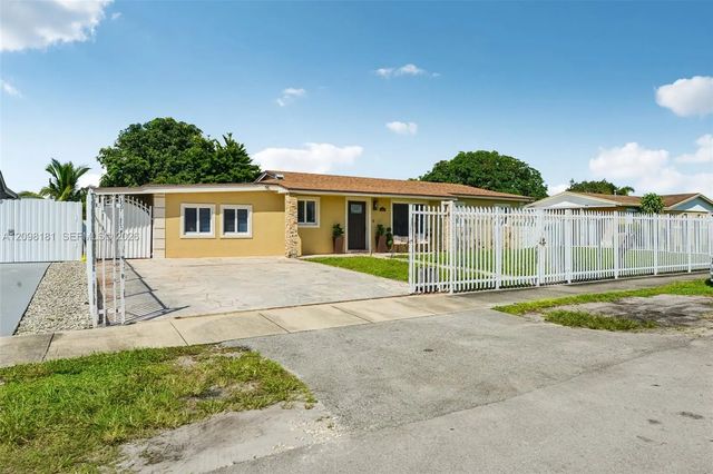 4 of 35 - 4495 Nw 202nd Street, Miami Gardens, FL
