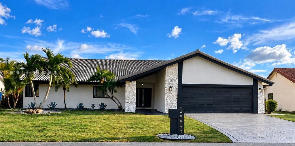 8550 Nw 79th Street, Tamarac