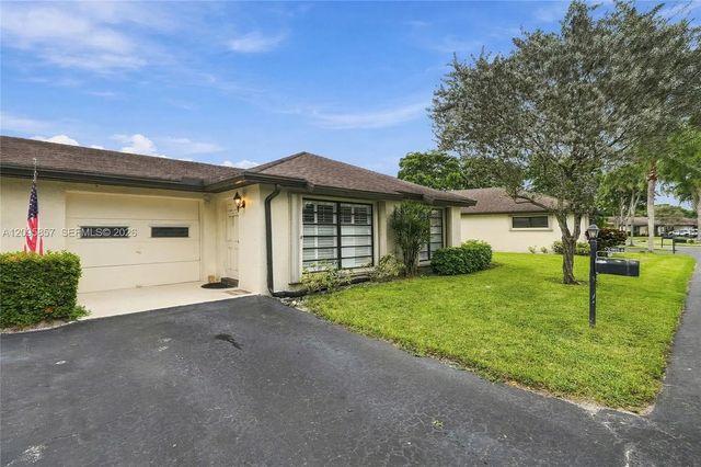 3 of 31 - 4865 Equestrian Road #b, Boynton Beach, FL