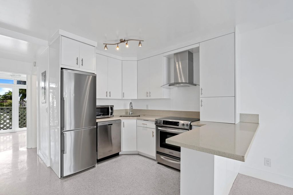 55 Ne Spanish Trail #2010, Boca Raton